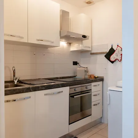 Deluxe- Al Valentino *