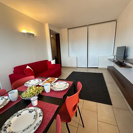 Deluxe- Al Valentino * تورينو