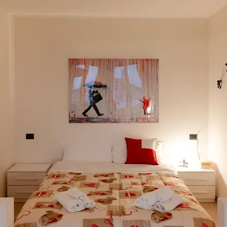 Deluxe- Al Valentino * تورينو